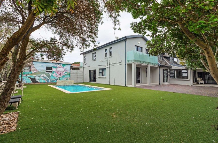 8 Bedroom Property for Sale in Milnerton Ridge Western Cape